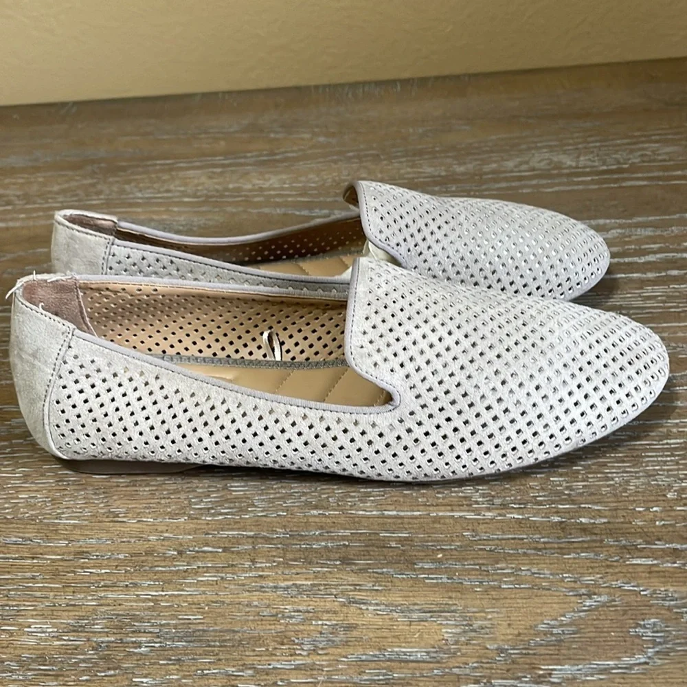 ME TOO WOMENS TAN FLAT ROUND TOE MICRO SUEDE LOAFERS SIZE 8-1/2